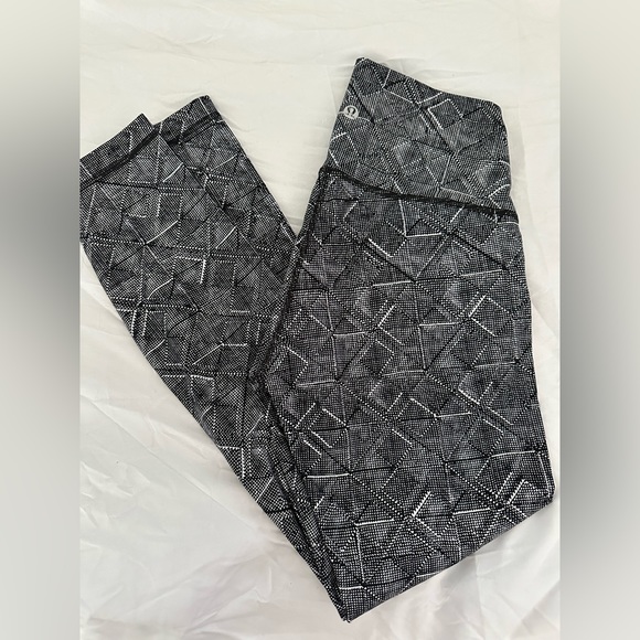 Lululemon Speed Up Tight Leggings/size 4 - Picture 4 of 7